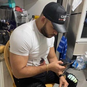 Meet your Posher, Felix